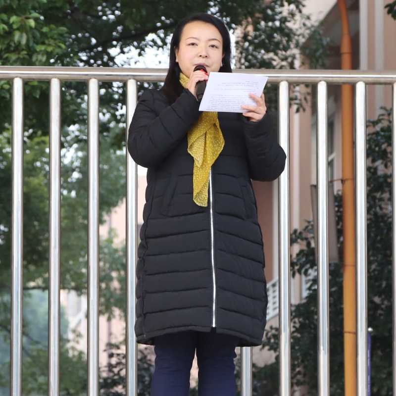 亢雅玲_副本_编辑.jpg