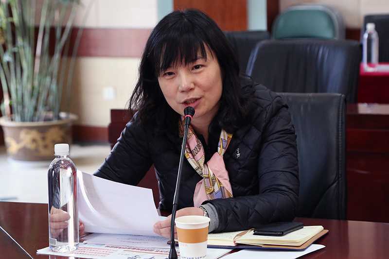 宣读兼职教师名单.JPG
