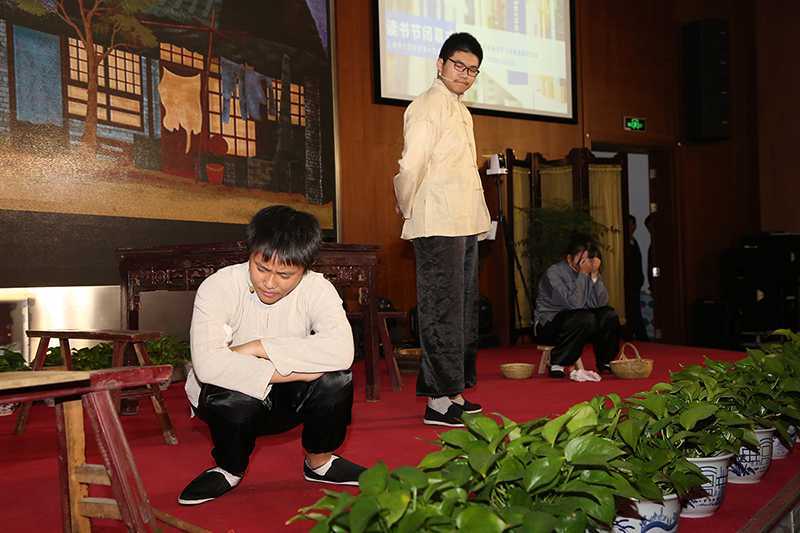 13 戏剧.JPG