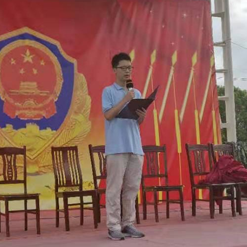 晨会发言人 高一(5)班邢振_副本.jpg